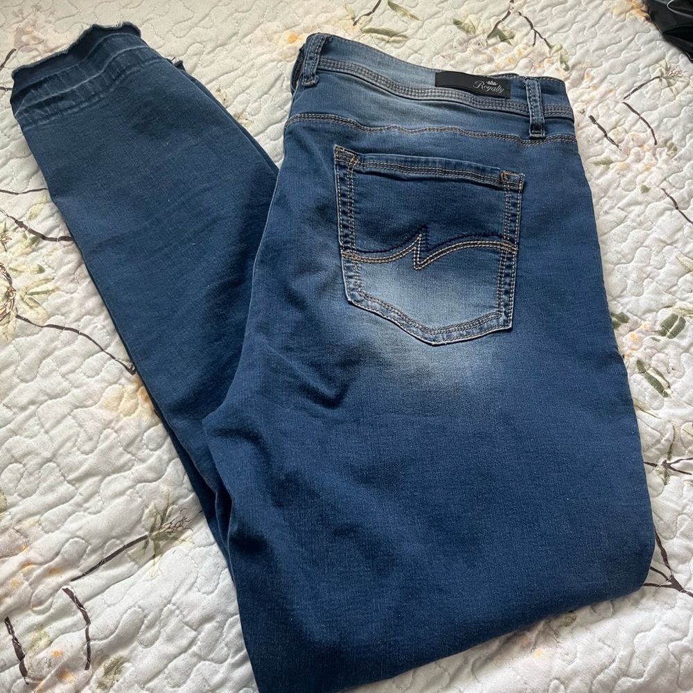 Royalty For Me Blue Ankle Cropped Jeans with Stretch